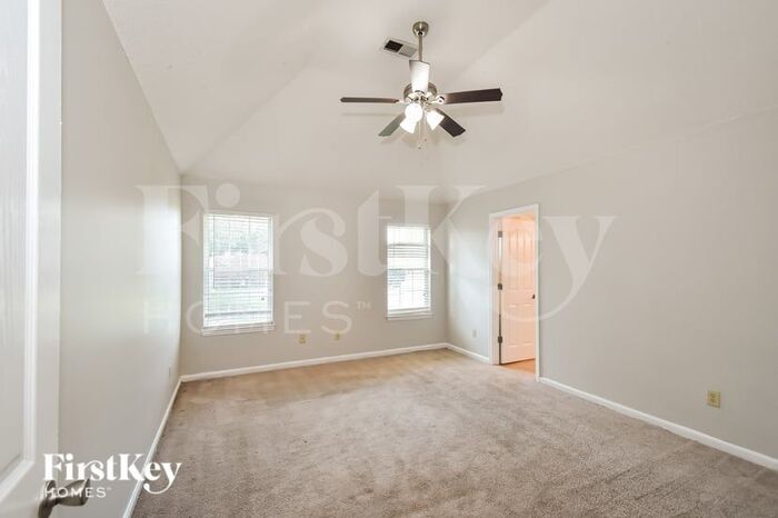 Building Photo - 4143 Ravenwood Dr N