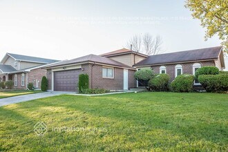 Building Photo - 5447 Yale Ln