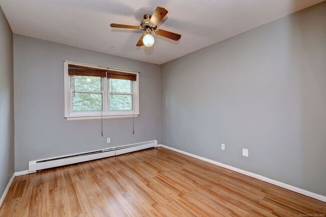 Building Photo - 55 Lantern Park Dr