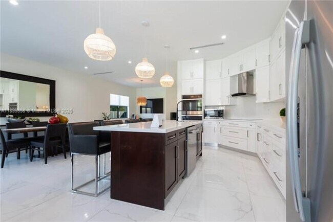 Building Photo - 17320 SW 92nd Ct