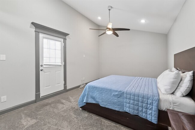 Building Photo - 11280 Braes Forest Dr