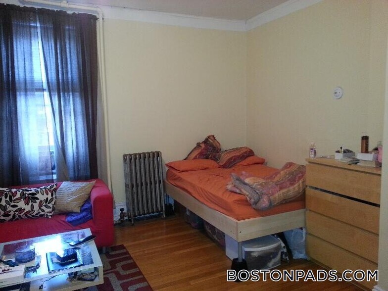 Building Photo - 6 Symphony Rd