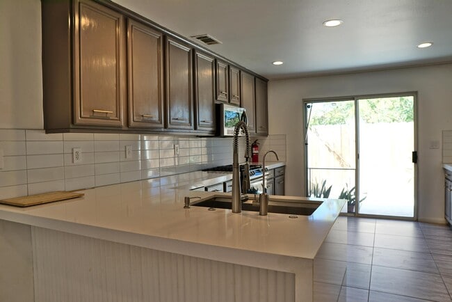 Building Photo - 51945 Avenida Madero