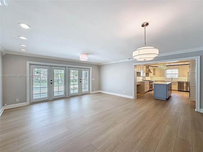 Building Photo - 2533 NE 21st Terrace