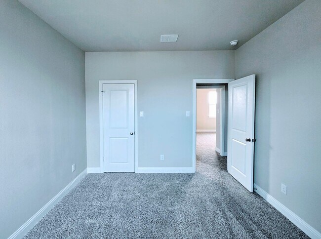 Building Photo - Brand-New Build in Prime Location | 4 Beds, 3 Baths, Peace & Proximity