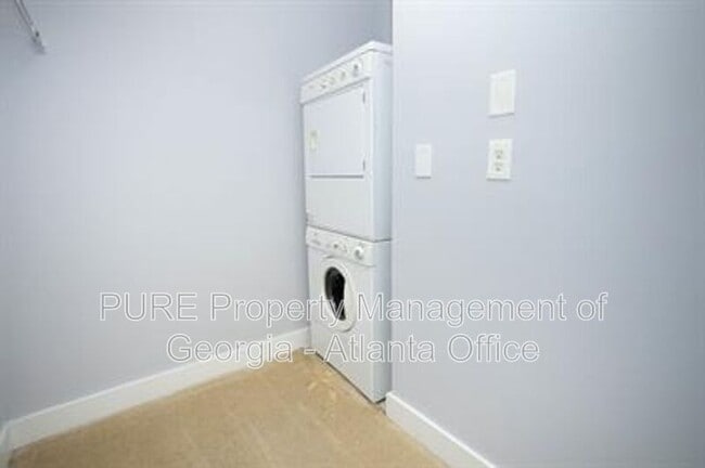 Building Photo - 502 Pryor St SW