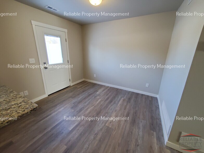 Building Photo - 2001 Lawrence Ln