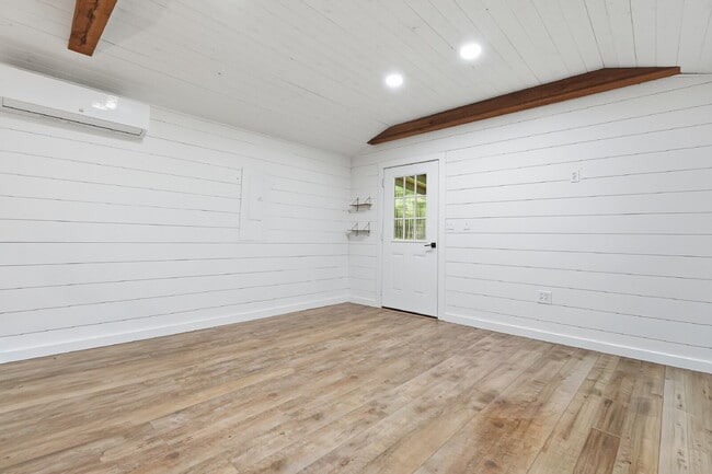 Building Photo - Must-See Country Retreat with Modern Convenience