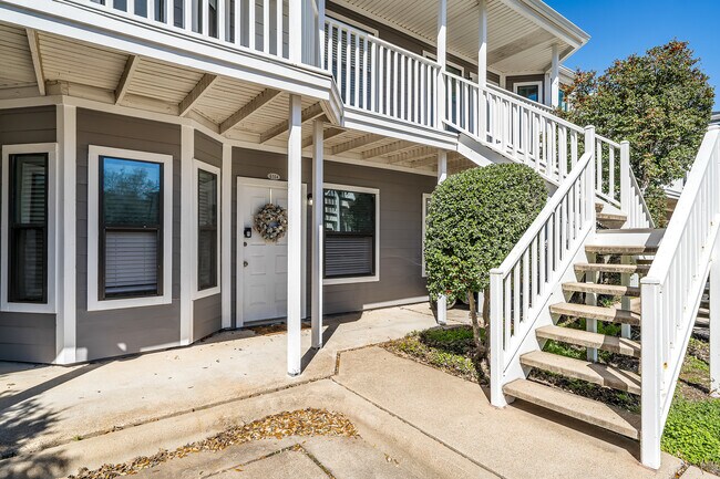 Building Photo - 4441 Old College Rd