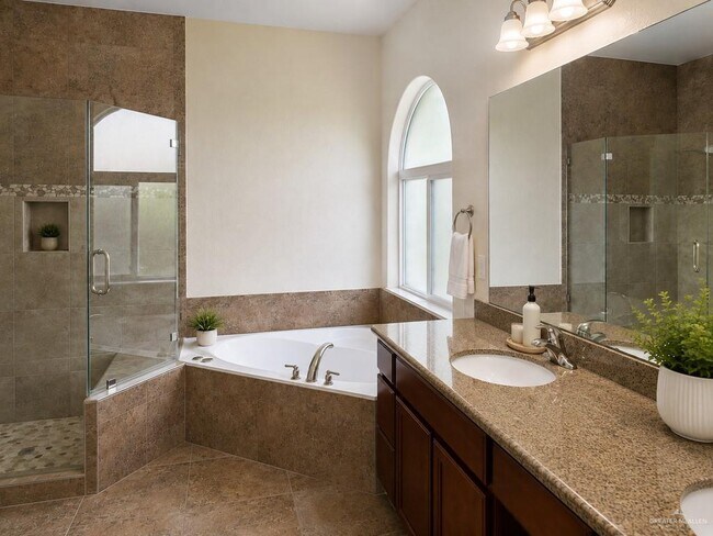 Building Photo - 14 Santa Veronica