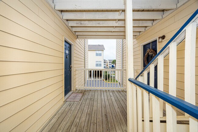 Building Photo - Harbor Landing rental with boat slip, great amenities, and a gated waterfront community lifestyle.