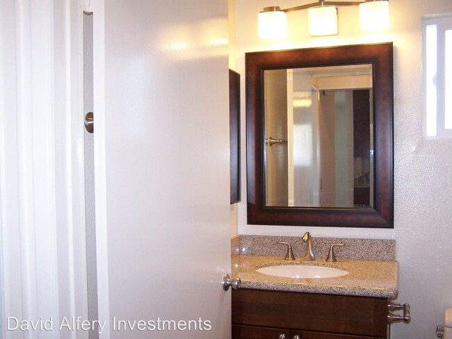 Building Photo - 4755-4757 Jessie Ave