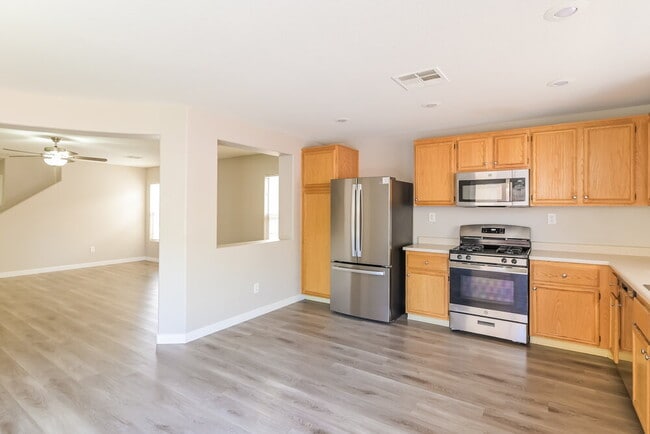 Building Photo - 6192 Windmill Island Ave