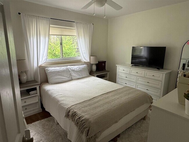 Building Photo - 4147 La Pasida Ln