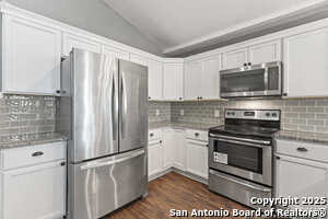 Building Photo - 1611 E Carson St
