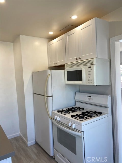 Building Photo - 2059 San Anseline Ave