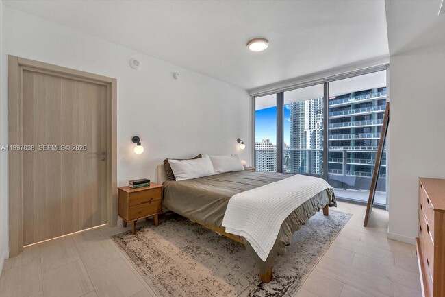 Building Photo - 1000 Brickell Plaza