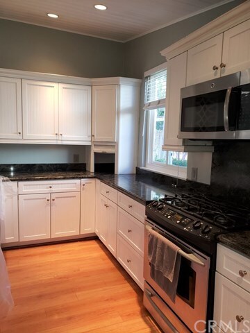 Building Photo - 208 Dartmouth Pl