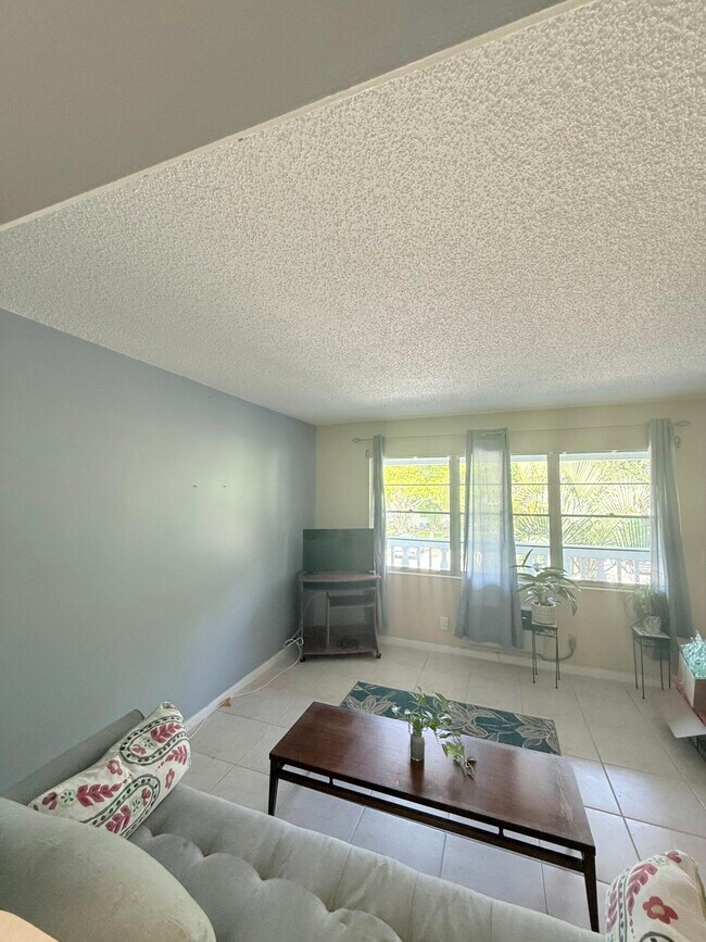 Building Photo - 322 Tilford O