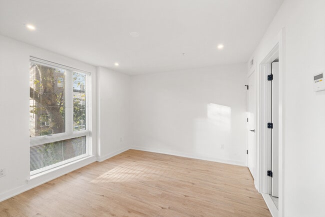 Building Photo - 937 N 29th St