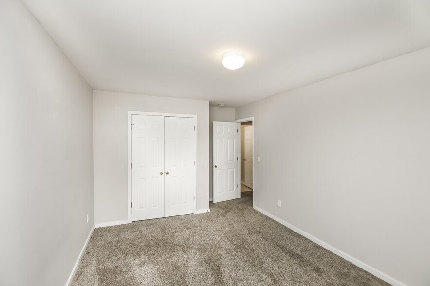 Building Photo - 713 Celeste Ln