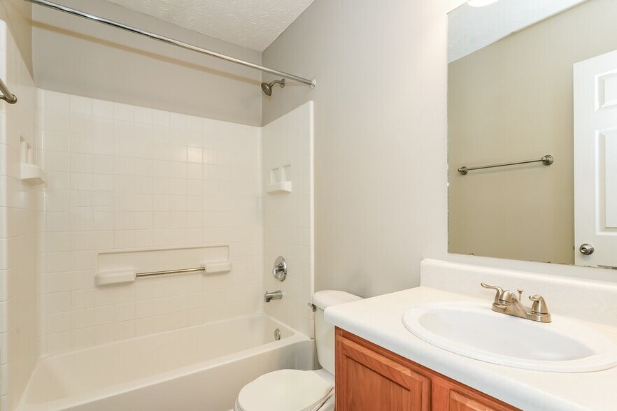 Building Photo - 2109 Carlton Ln