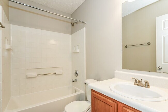 Building Photo - 2109 Carlton Ln