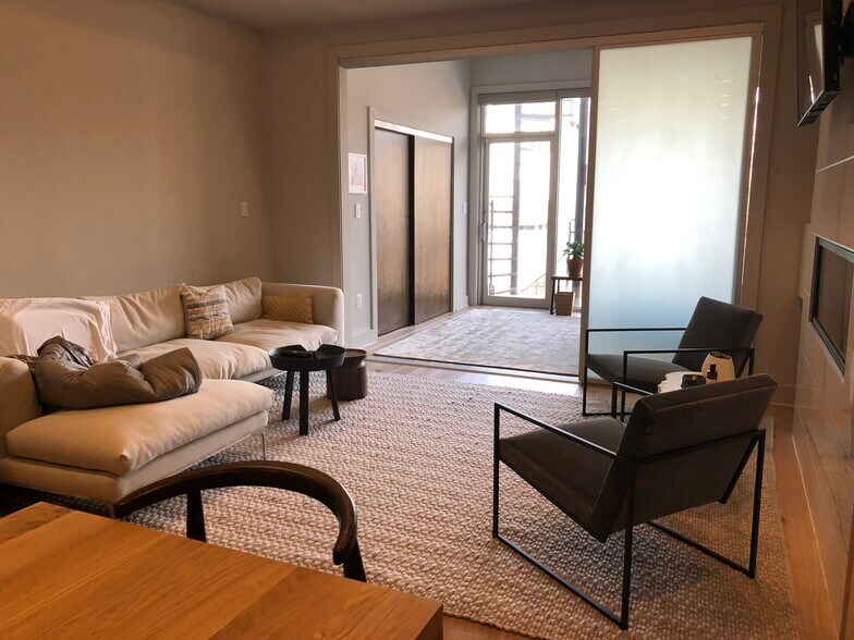 Living room - 1339 Irving Street NW Apt C