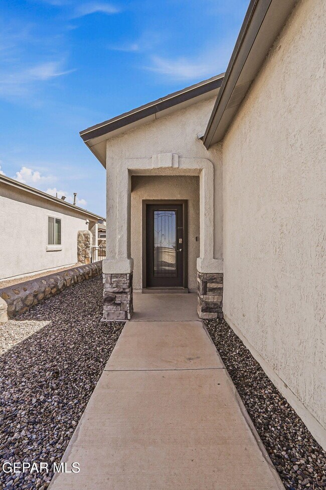 Building Photo - 14817 Tierra Isaiah Ave