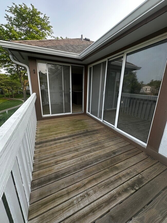 Building Photo - 1327 Coventry Cir