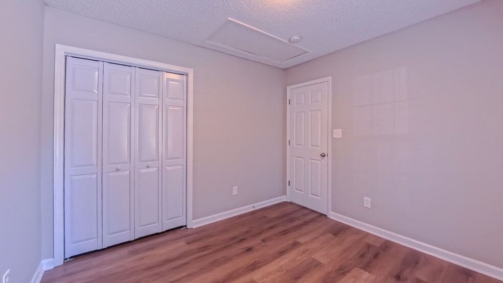 Building Photo - 4928 Silverdene St