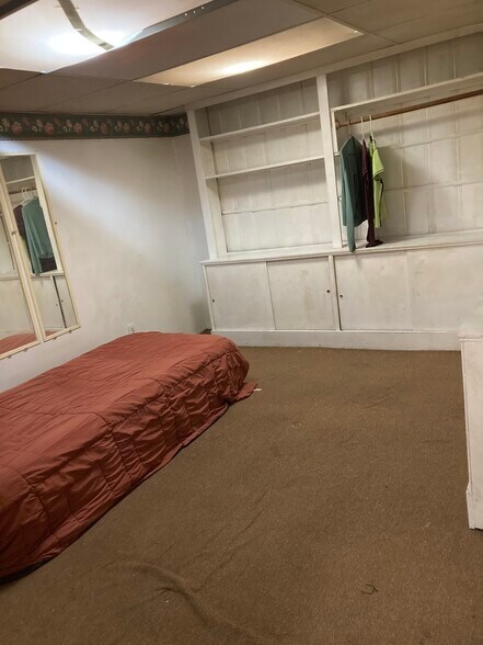 Twin bed bdrm or futon - 764 Lenore Ln