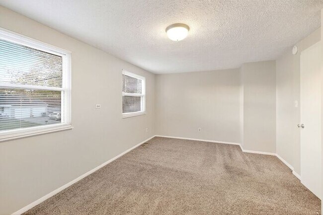 Building Photo - Nicely Updated Home