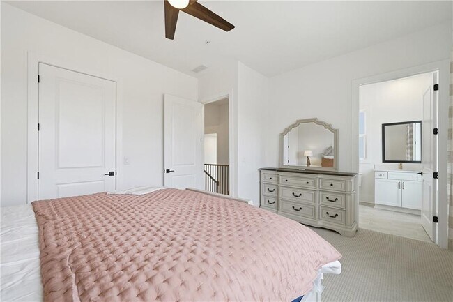 Building Photo - 2042 Juliette Ave