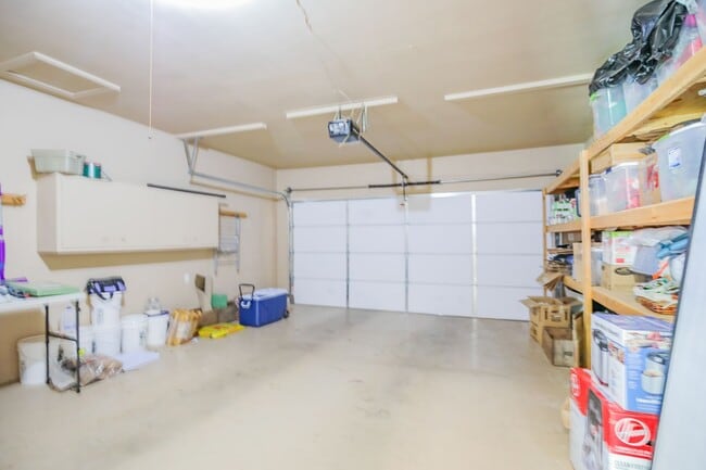 Building Photo - Three Bedroom Home with Plush Backyard