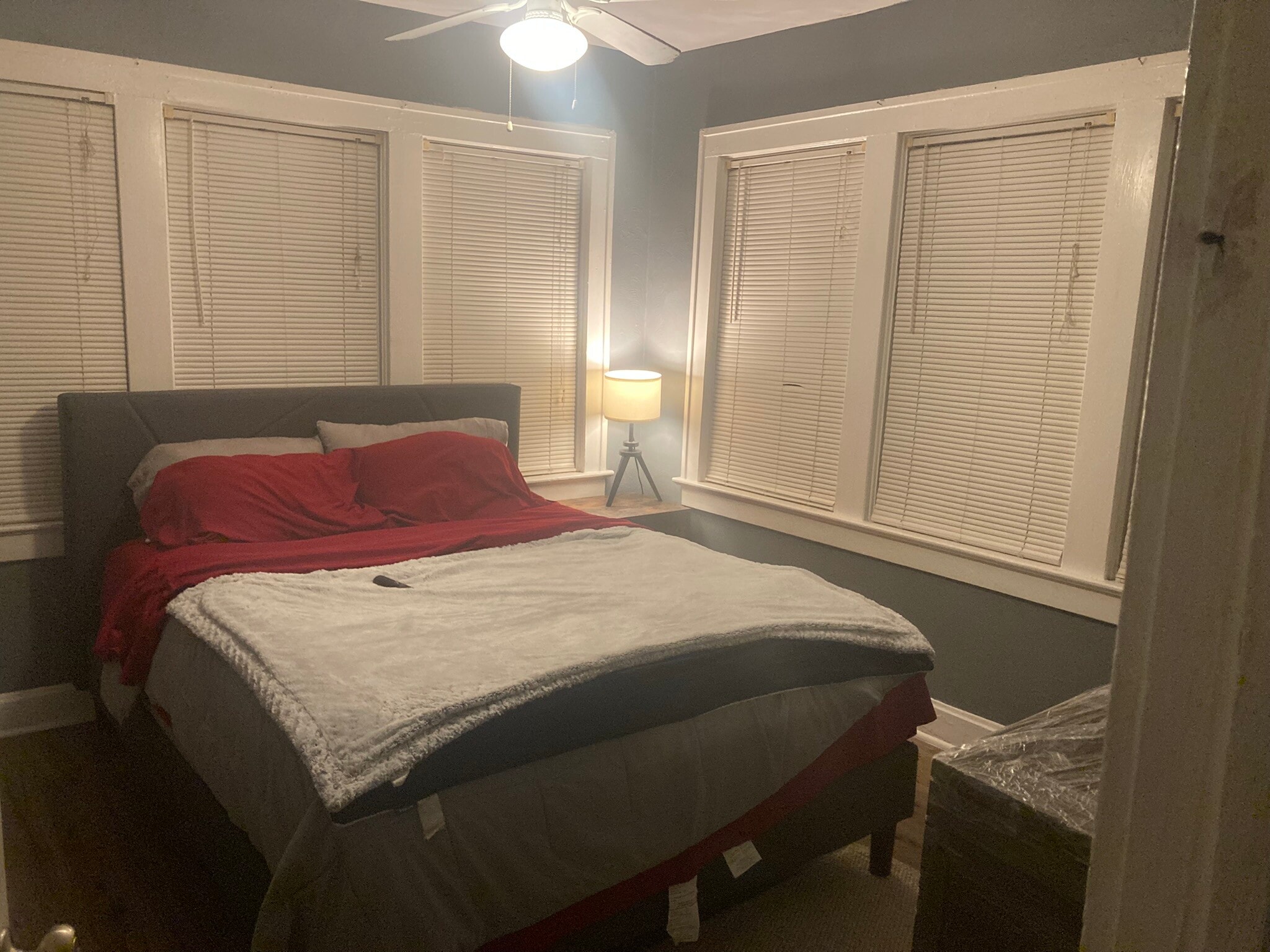 Building Photo - 5004 Euclid Ave