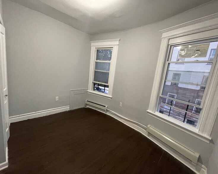 Building Photo - 172 N 12th St