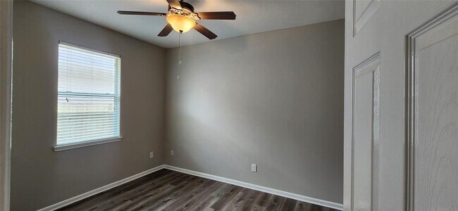 Building Photo - 21747 Sierra Long Dr