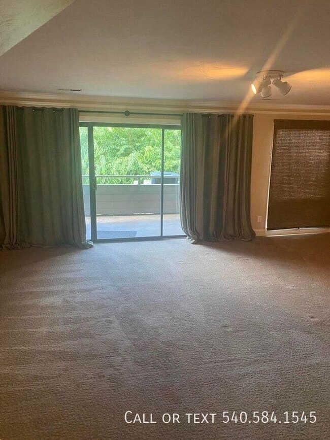 Building Photo - 4978 Hunting Hills Cir