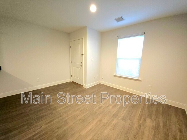 Building Photo - 313 N Navy Blvd