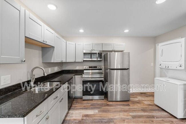 Building Photo - 1302 Venus St