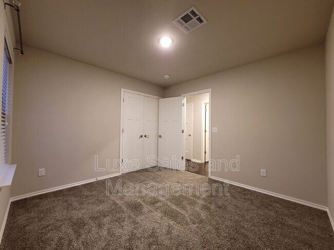 Building Photo - 8808 SW 45th St