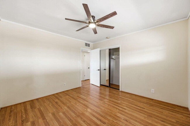 Building Photo - 2421 W Anderson Ave