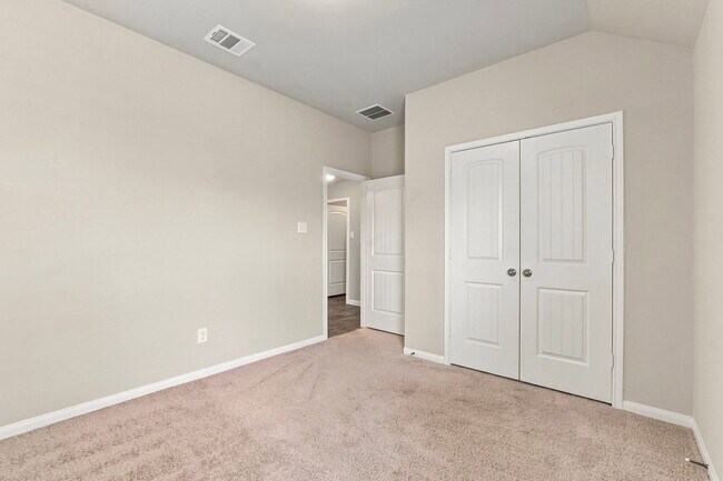 Building Photo - 5323 Brooklyn Rose Dr