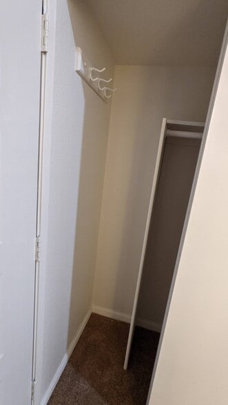 Building Photo - 4681 Albany Cir