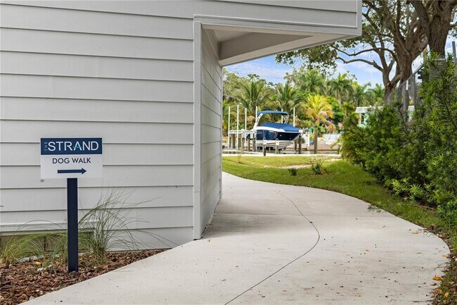 Building Photo - 1709 N Tamiami Trl