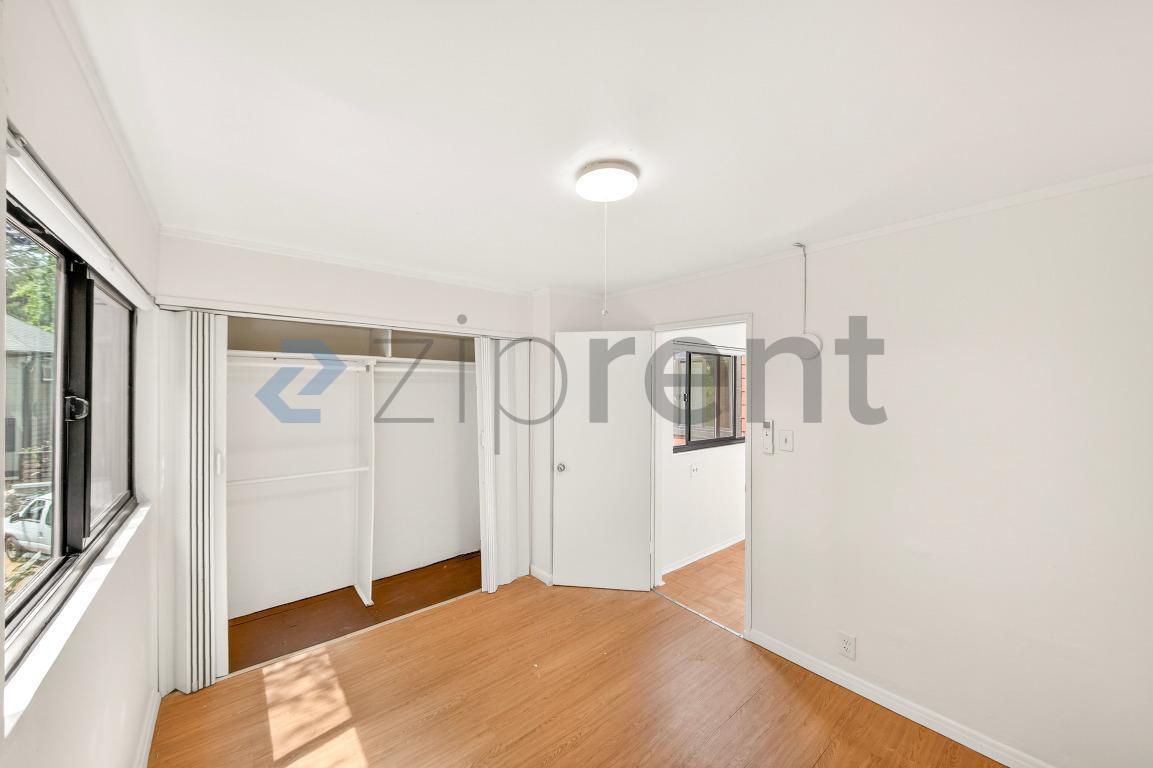 Building Photo - Unit