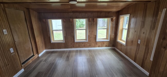 Building Photo - 2133 Hugh Edwards Dr