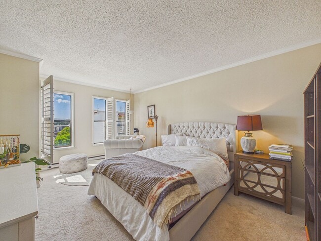 Building Photo - Large 1 bedroom condo for rent! $3,450