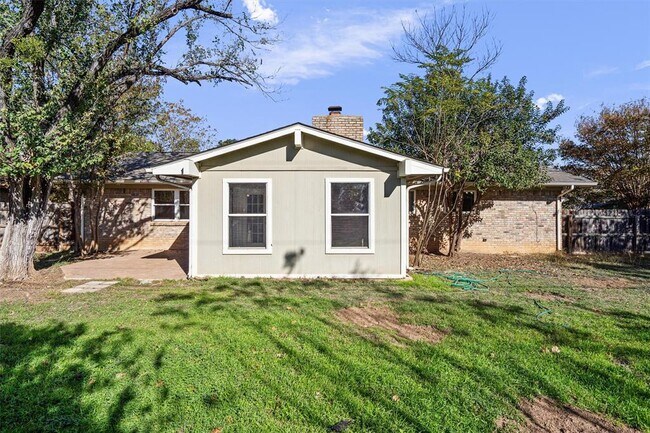 Building Photo - 1912 Terry Ln